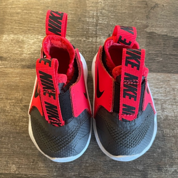 Nike Flex Runners - Picture 2 of 6